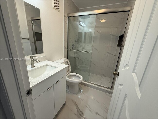 Building Photo - 18942 NW 86th Ct