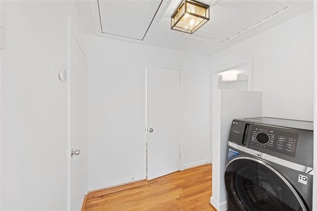 Building Photo - 1416 Woodland Hills Dr NE