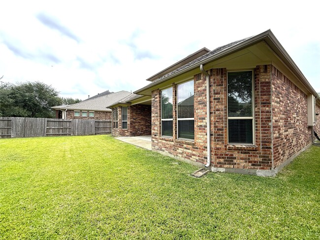 Building Photo - 27610 Dalton Bluff Ct