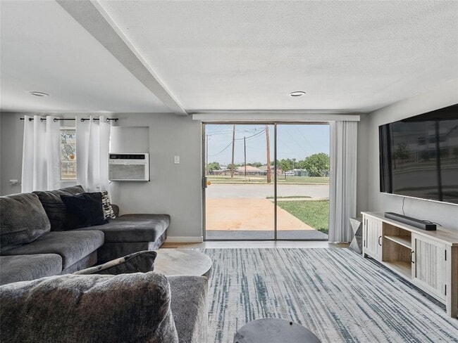 Building Photo - 7706 Delafield Ln