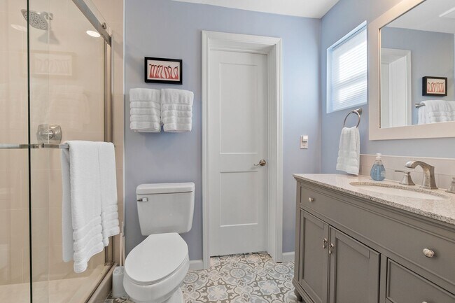 Building Photo - Charming 3Bed 2bath Nestled in the heart o...