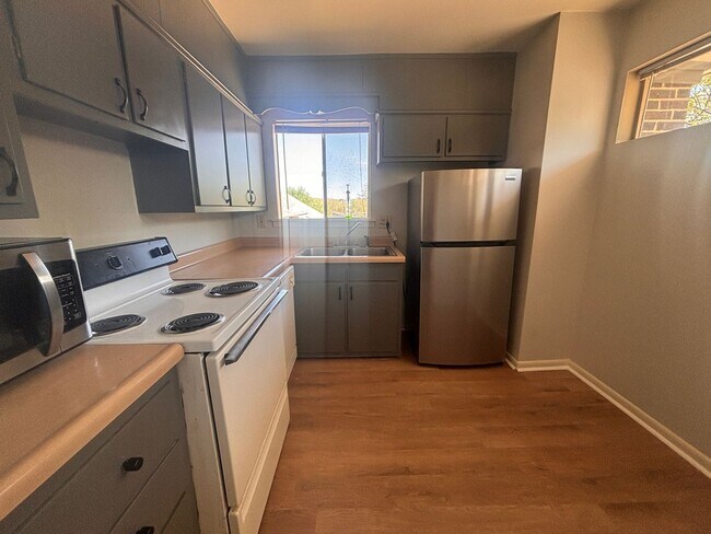 Building Photo - 5618 B St