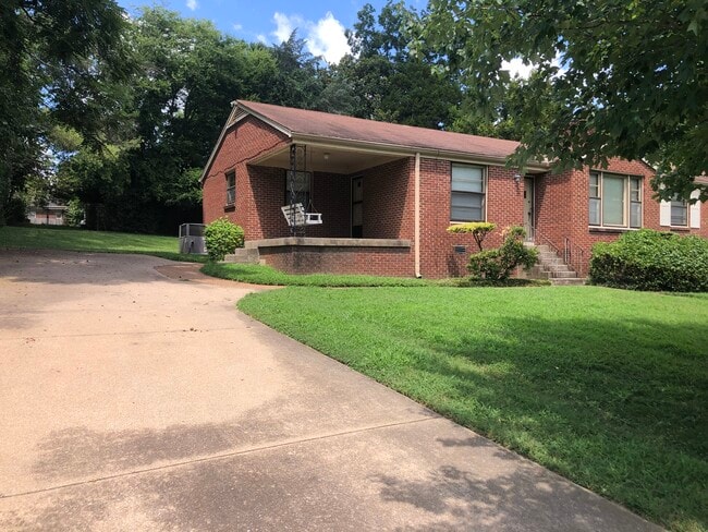 Building Photo - 3901B Albert Dr