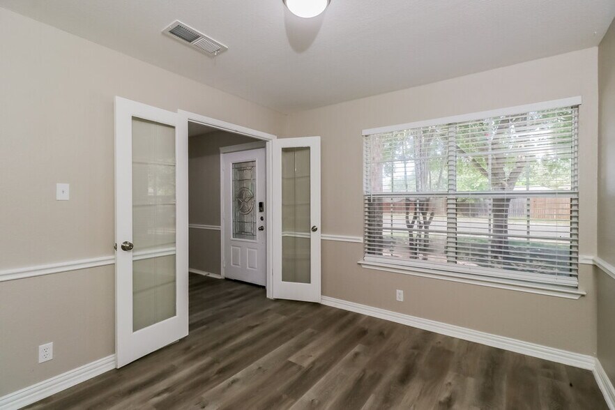 Building Photo - 504 Country Estates Dr