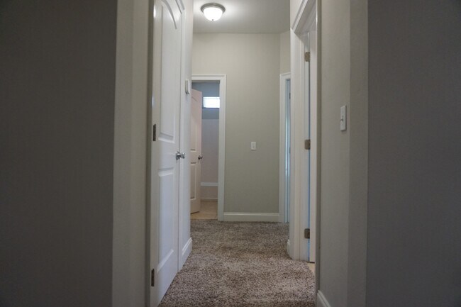 Building Photo - 108 Creve Core Dr