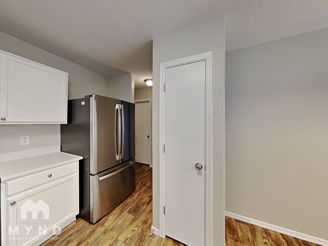 Building Photo - 10413 W Miami St