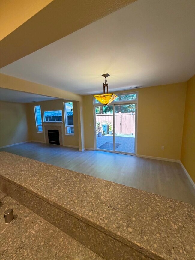Building Photo - 6634 Millstone Ln SE