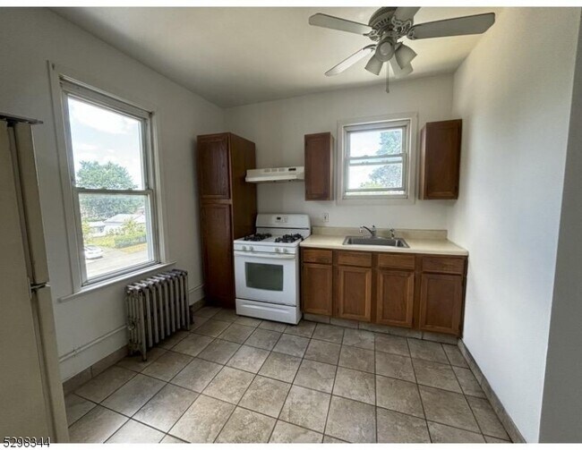 Building Photo - 2 E Passaic Ave