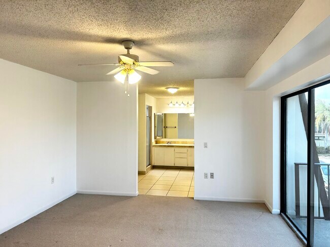Building Photo - 1620 16th Ln