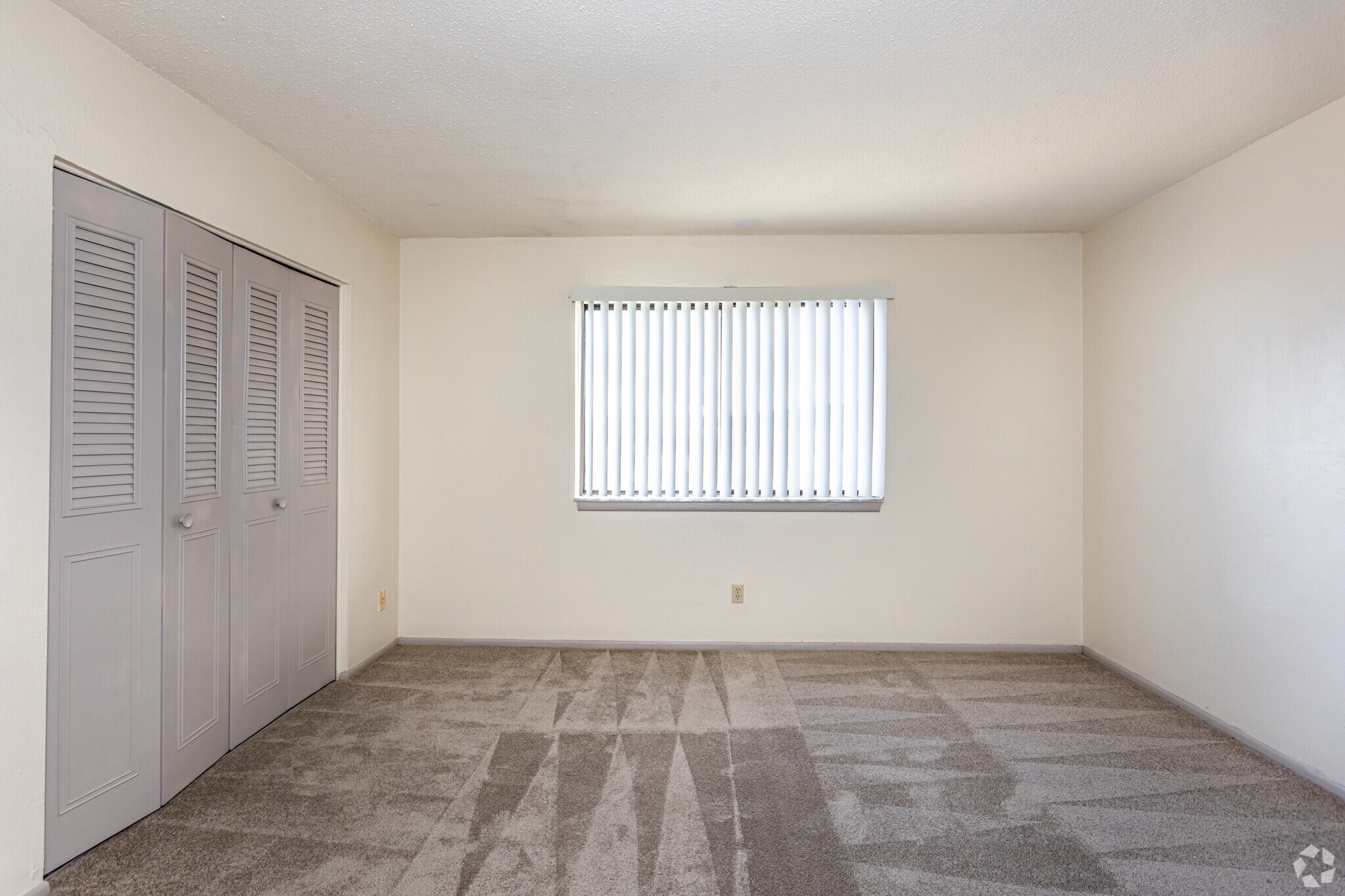 Crown Point Apartments 3711 SW Park South Ct Topeka KS 66609