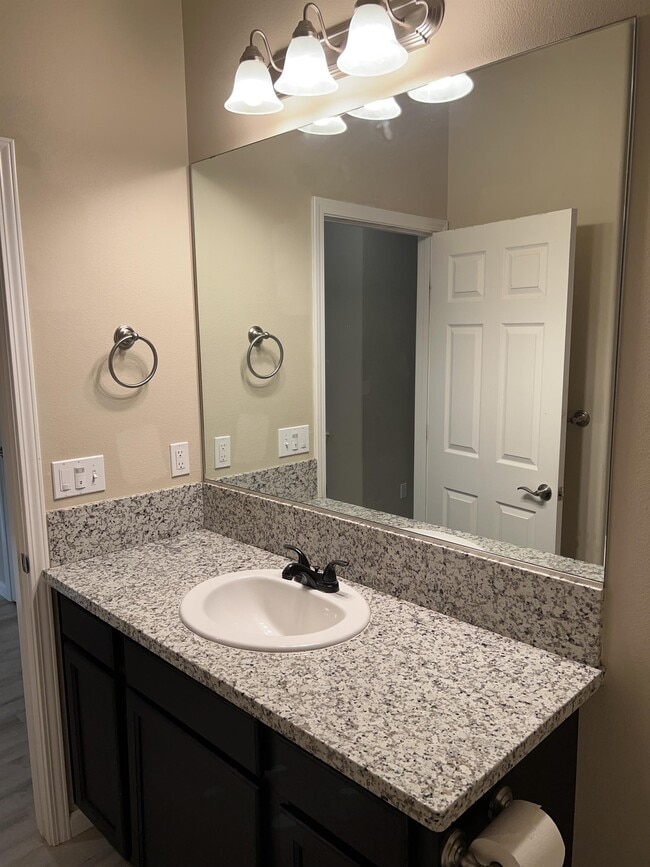 Building Photo - 4321 Paulson Ln