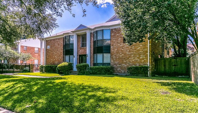 Building Photo - 4701 McKinney Ave