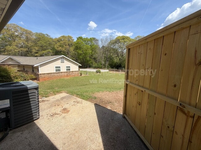 Building Photo - 1492 Waverly Way