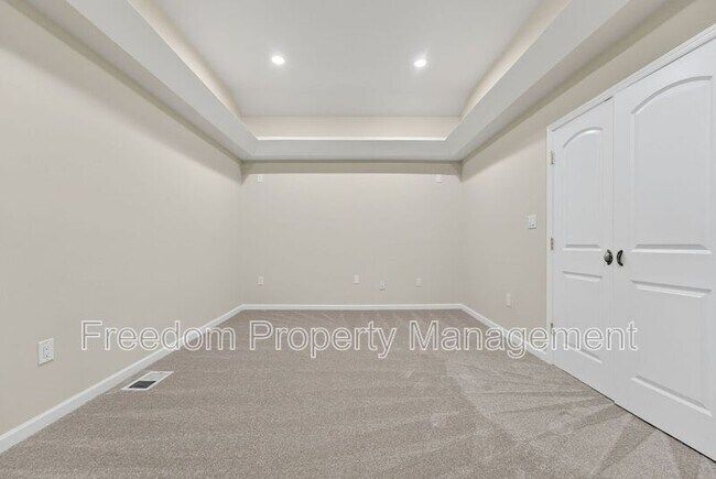 Building Photo - 8513 Thomas Dr
