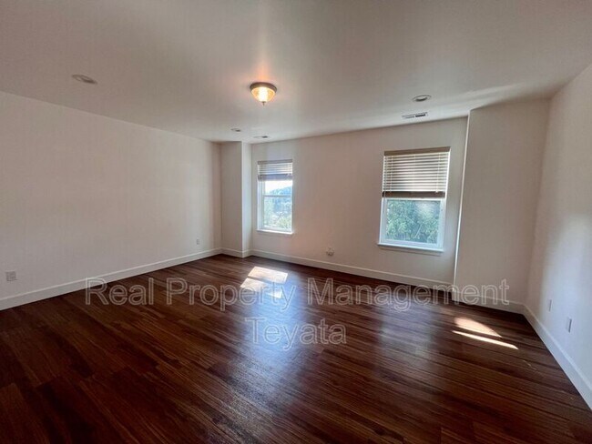 Building Photo - 929 Nevada St
