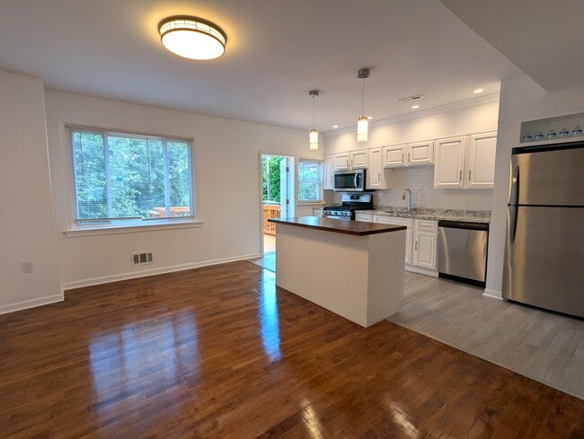Building Photo - 2502 Park Heights Terrace