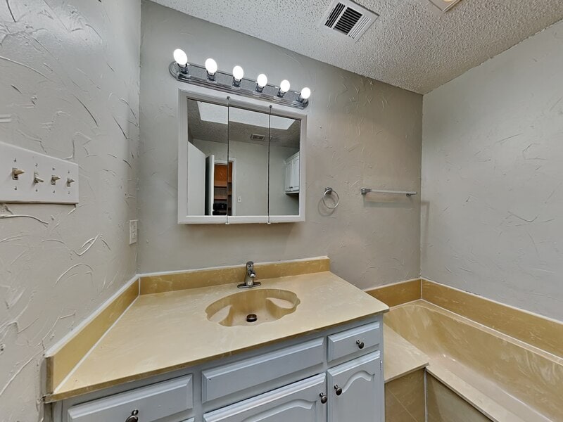 Building Photo - 2524 Herring Cir