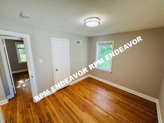 Building Photo - Modern Charm in University City: Your Ideal Rental Awaits!