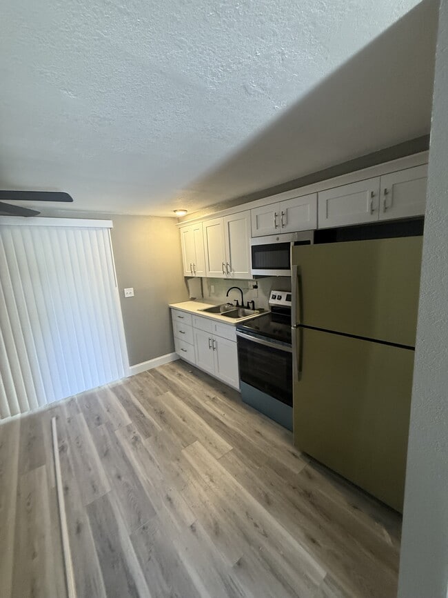 Building Photo - 14830 Atlantic Ave