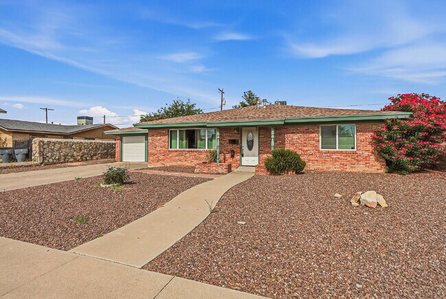 Building Photo - 3-Bedroom Home on Wedgewood Drive fully landscaped