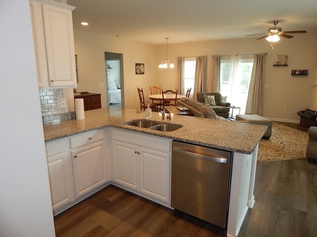 Building Photo - 229 Carvel Trl