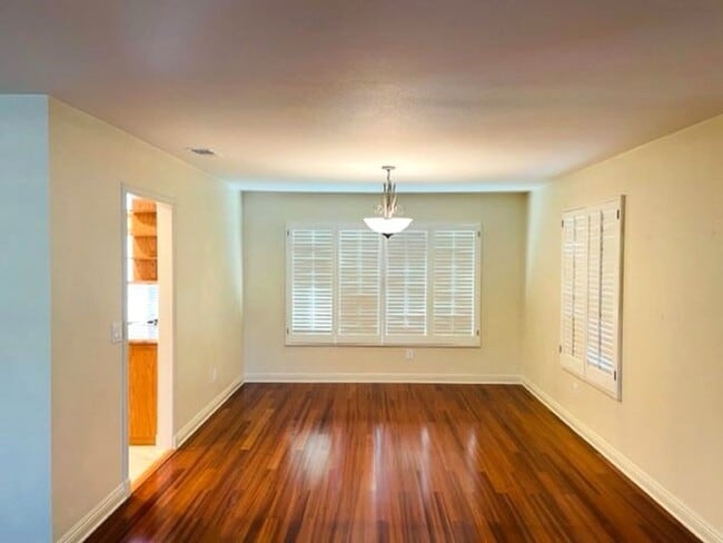 Building Photo - 526 Trailridge Dr