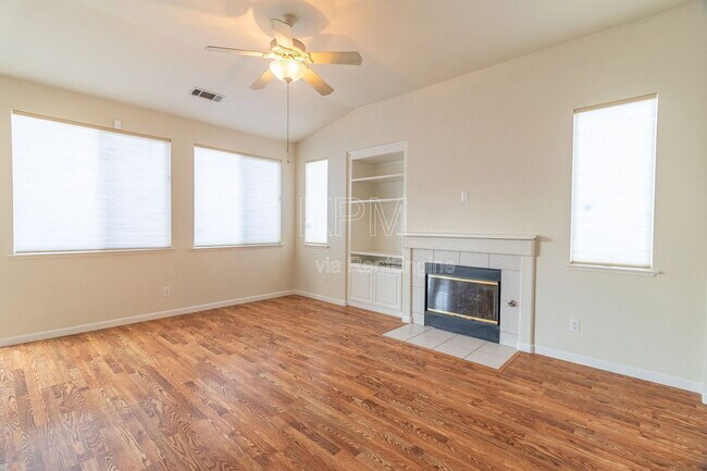 Building Photo - 2609 Magnolia Ct