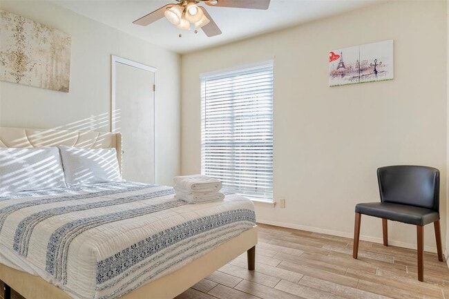 Building Photo - 12002 Swan Dr