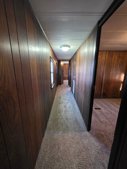 Building Photo - 1100 Pines Rd