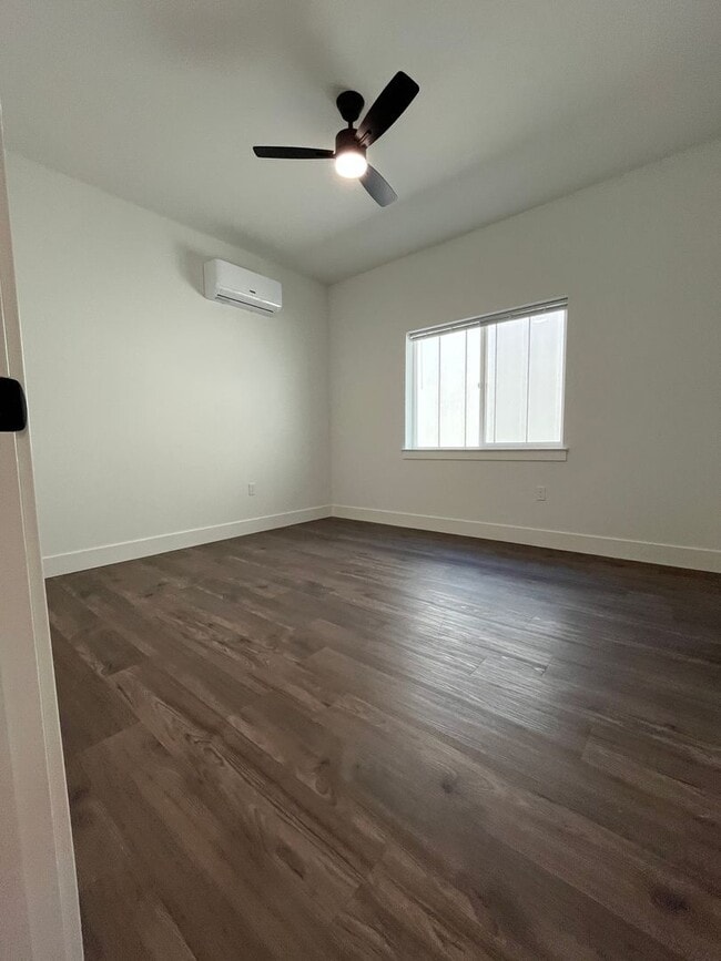 Building Photo - Newly built homes with City of Redding solar!