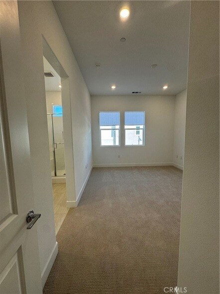 Building Photo - 436 Loon