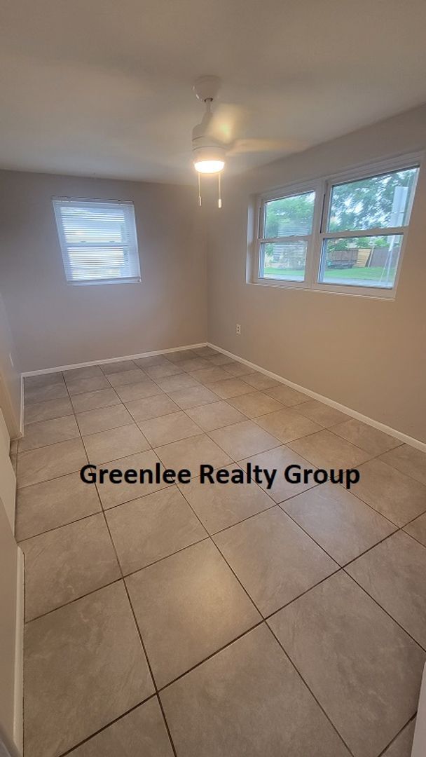 Building Photo - Updated - 3 Bed/2 Bath House with Garage