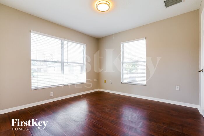 Building Photo - 3811 Trenton Ln