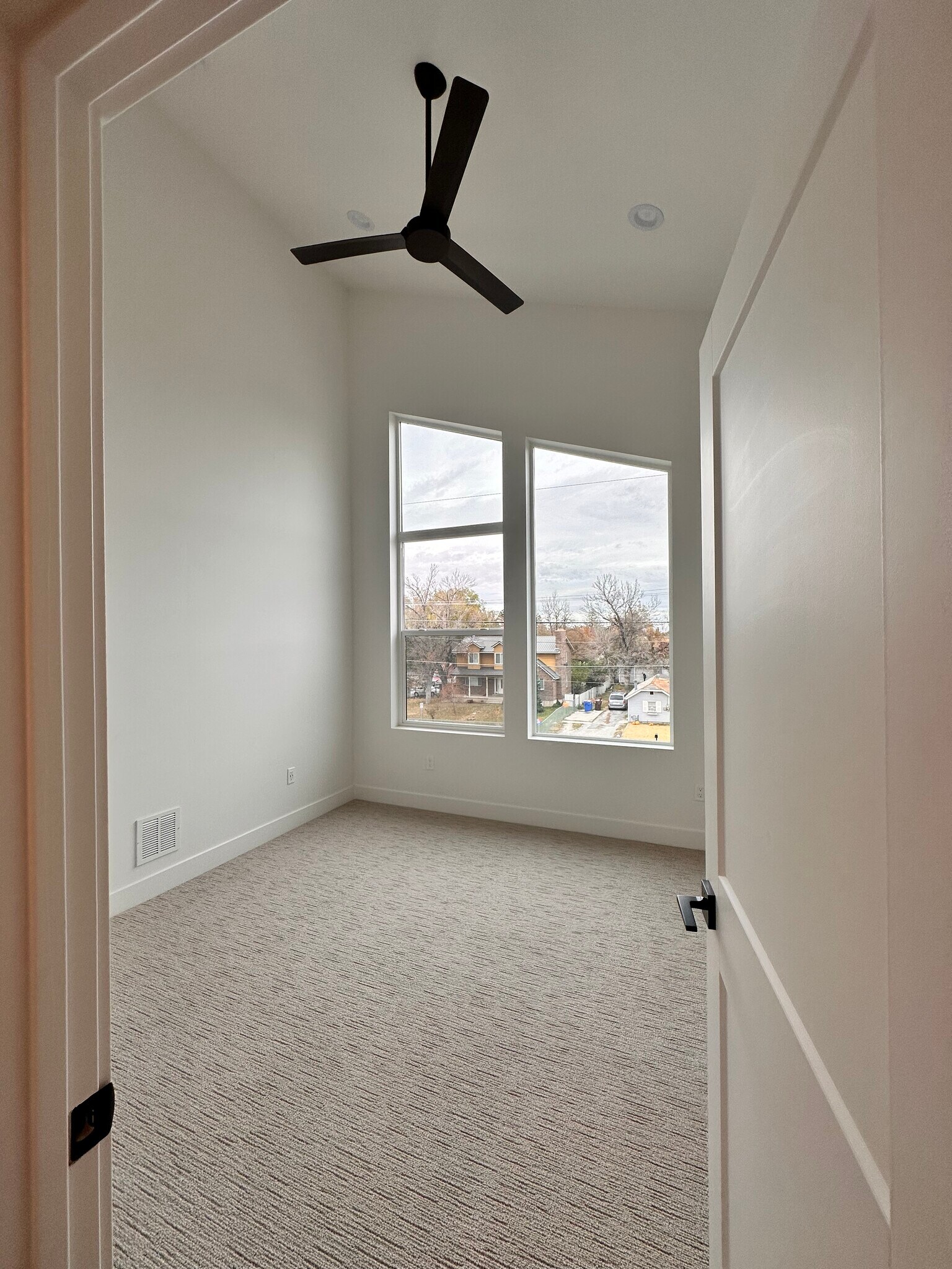 2nd bedroom - 569 E 7215 S