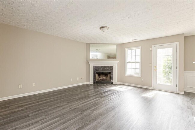 Building Photo - 2152 Lenox Ave