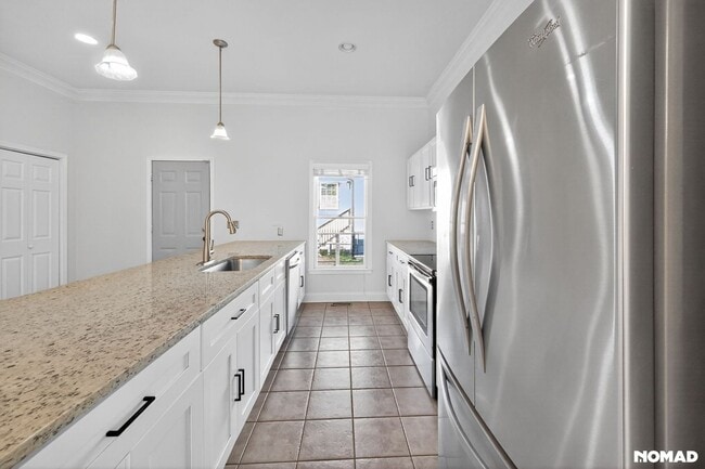 Building Photo - 237 Crumley St SW