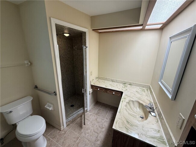 Building Photo - 6191 E Tenison St