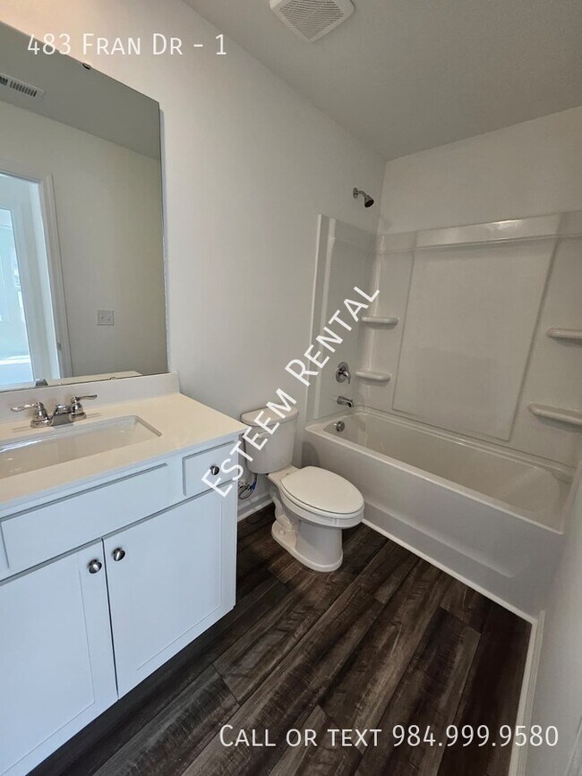 Building Photo - 483 Fran Dr