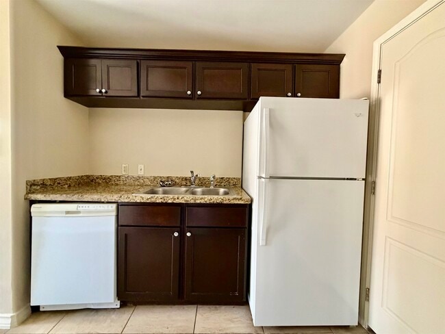 Building Photo - 408 Shiloh Dr