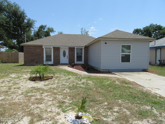 Primary Photo - 6316 Lance St