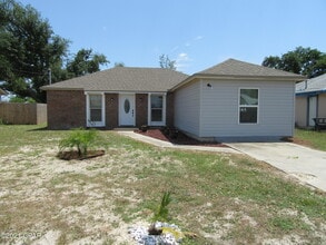 Building Photo - 6316 Lance St