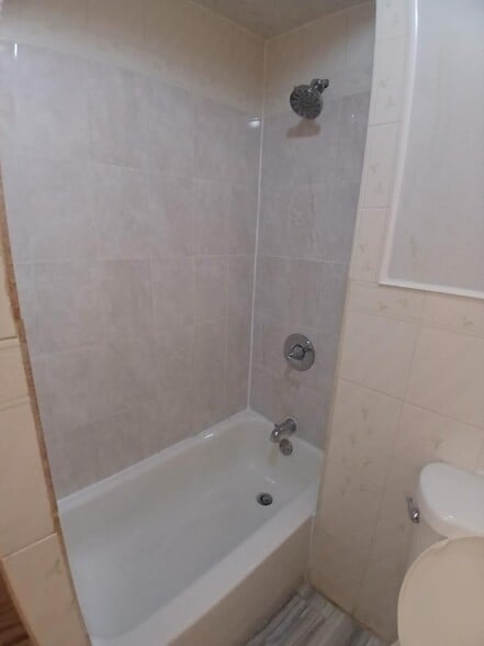 Building Photo - 486 21st Ave