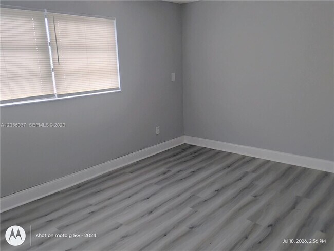 Building Photo - 4321 W Hallandale Beach Blvd