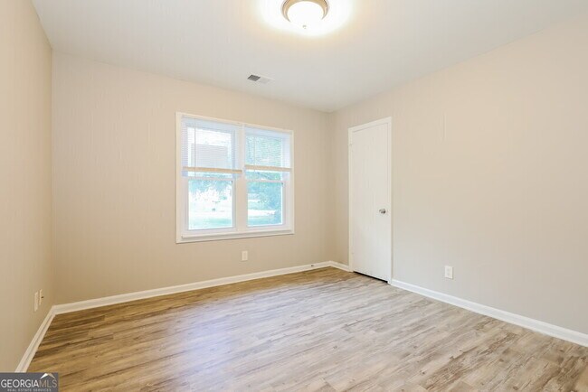 Building Photo - 8974 Sterling Ridge Ln