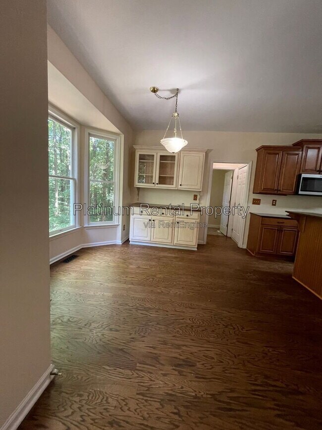 Building Photo - 7115 Red Fox Ln