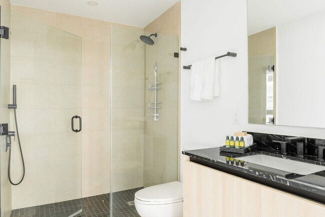 Building Photo - 225 N Miami Ave