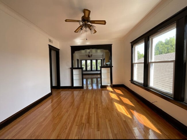Building Photo - 6446 S Artesian Ave