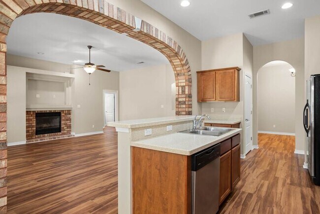 Building Photo - 5749 Tiger Woods Dr