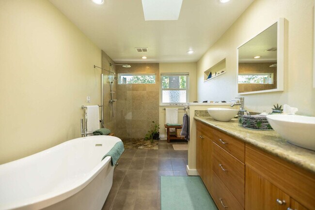 Building Photo - 611 Rheem Blvd