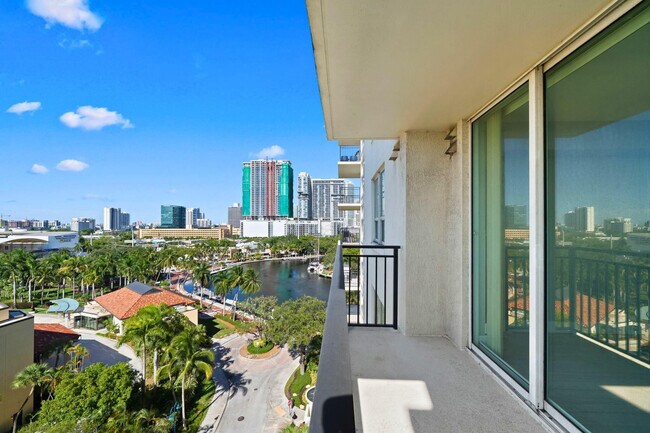 Building Photo - 610 W Las Olas Blvd